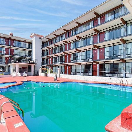 Americana Inn A Travelodge By Wyndham Pigeon Forge Buitenkant foto
