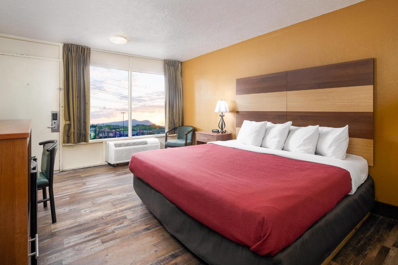 Americana Inn A Travelodge By Wyndham Pigeon Forge Buitenkant foto