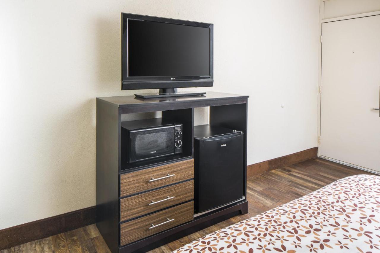 Americana Inn A Travelodge By Wyndham Pigeon Forge Buitenkant foto