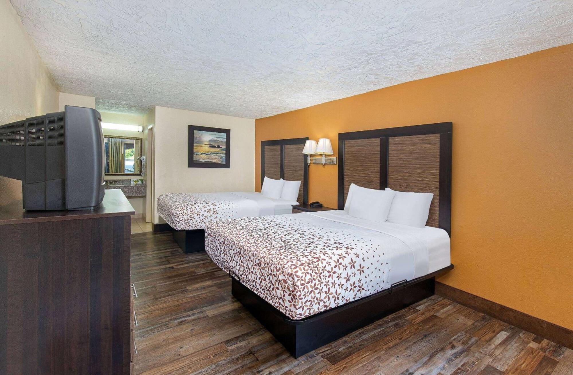 Americana Inn A Travelodge By Wyndham Pigeon Forge Buitenkant foto