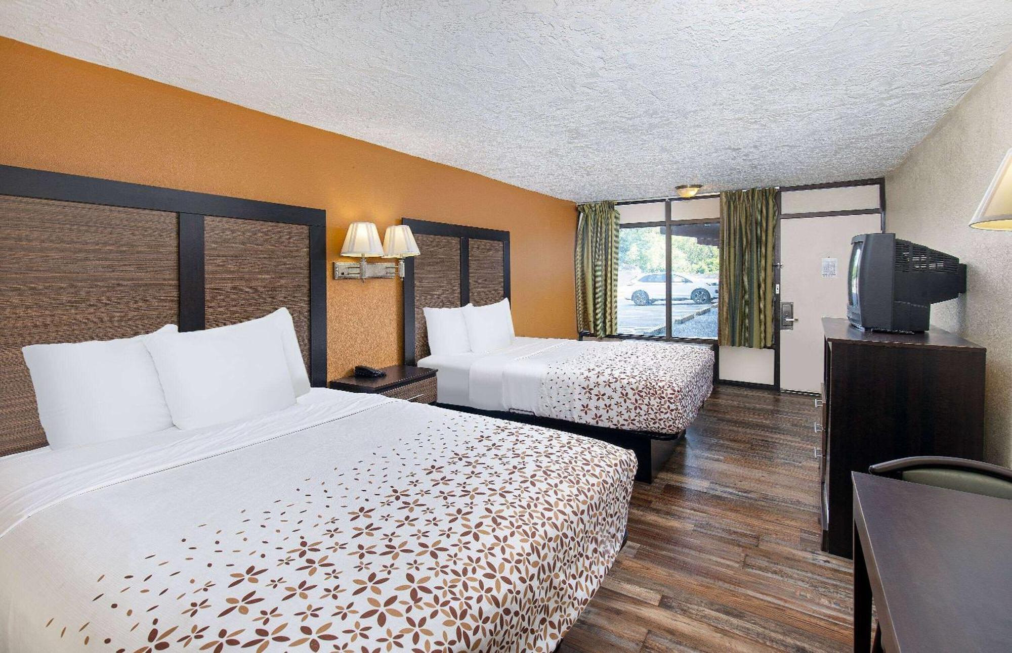 Americana Inn A Travelodge By Wyndham Pigeon Forge Buitenkant foto