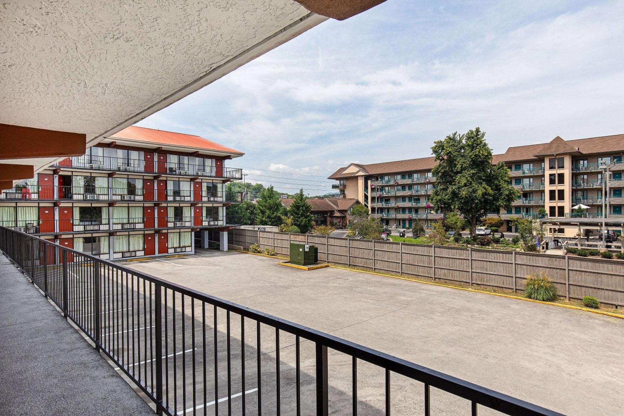 Americana Inn A Travelodge By Wyndham Pigeon Forge Buitenkant foto